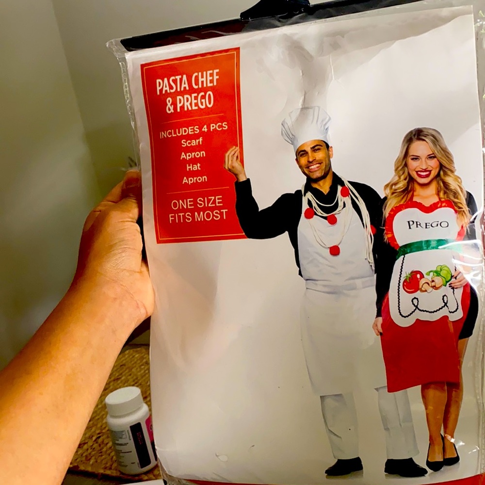 Pasta chef & Prego couples costume